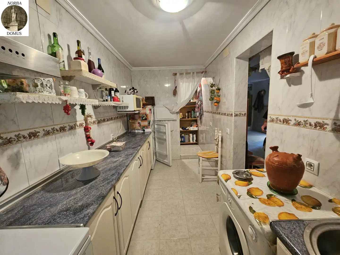 Cuina de Casa o xalet en venda en Cáceres amb Jardí privat, Terrassa i Traster