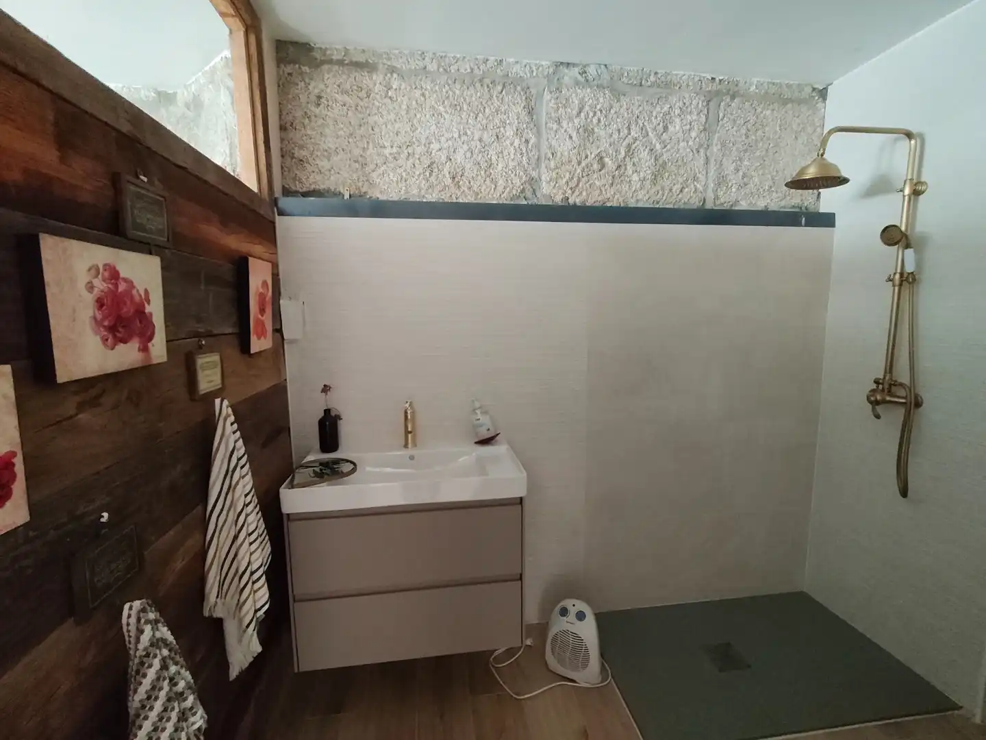 Bany de Apartament de lloguer en Vigo  amb Terrassa, Moblat i Forn