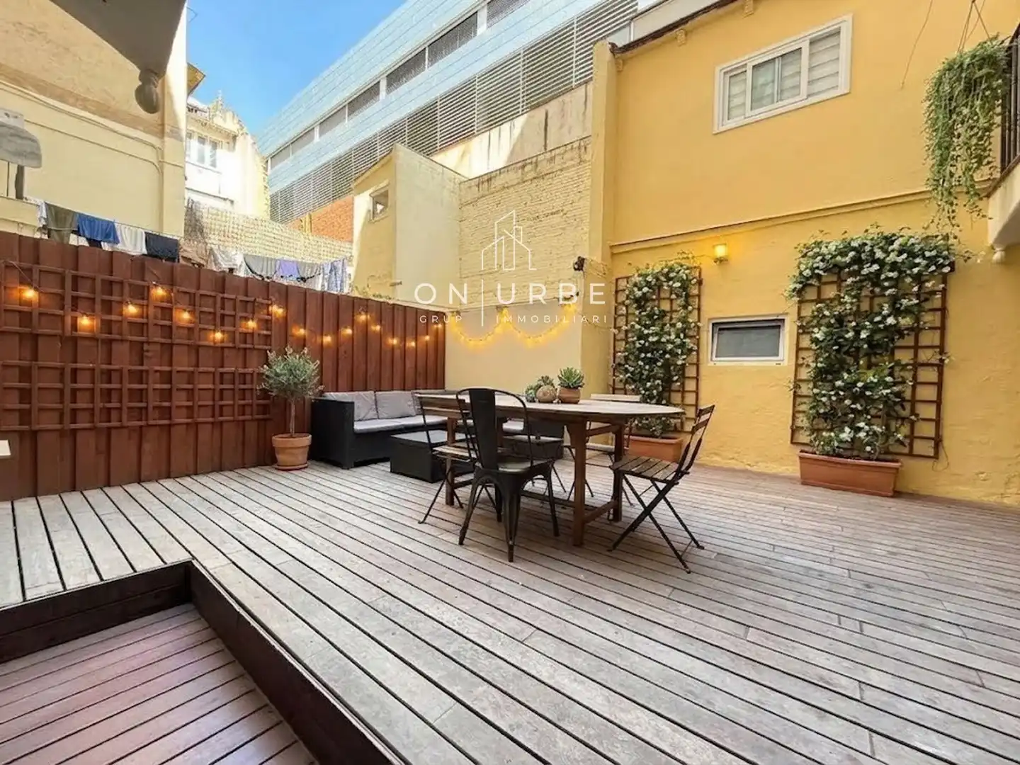 Piso con terraza en venta en Ciutat Vella