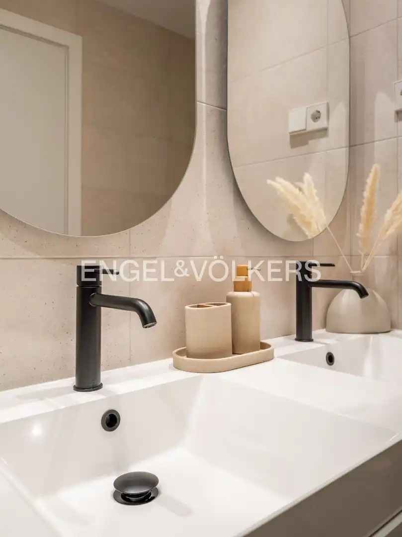 Badezimmer von Wohnung zur Miete in Madrid mit Klimaanlage, Heizung und Terrasse