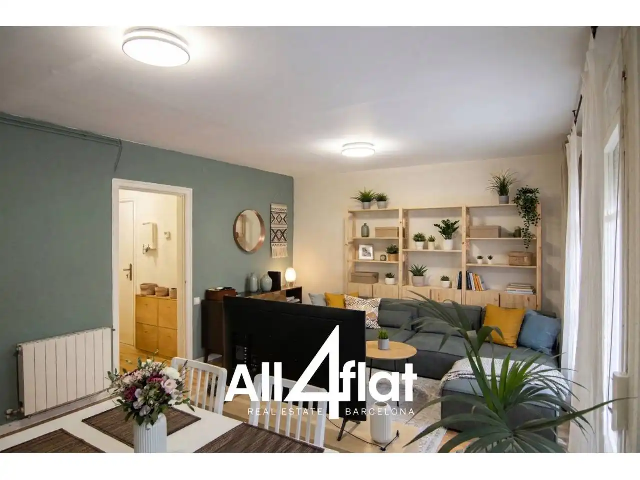 Living room of Apartments for sale in Barcelona  with Heating, Furnished and Balcony