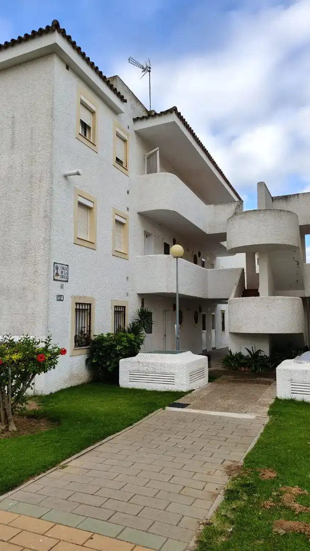 Vista exterior de Apartamento en venta en Rota con Amueblado, Lavadora y Microondas
