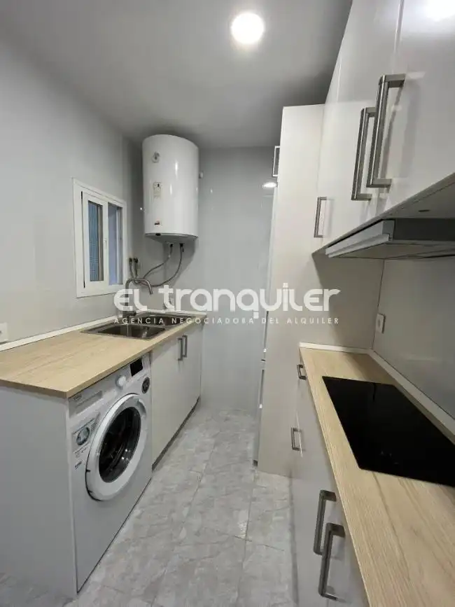 Kitchen of Flat for rent in Madrid  with Air Conditioner, Terrace and Furnished