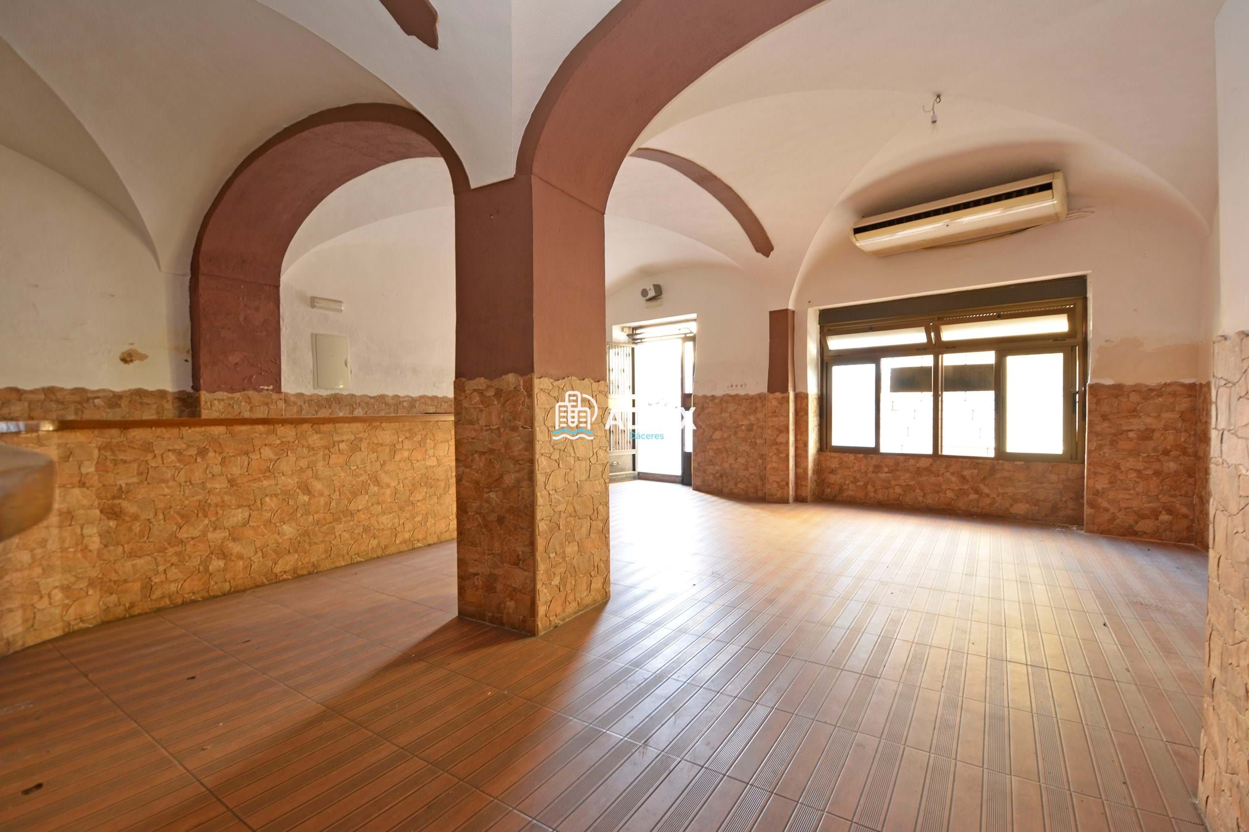 Local en venta en Sierra de Fuentes