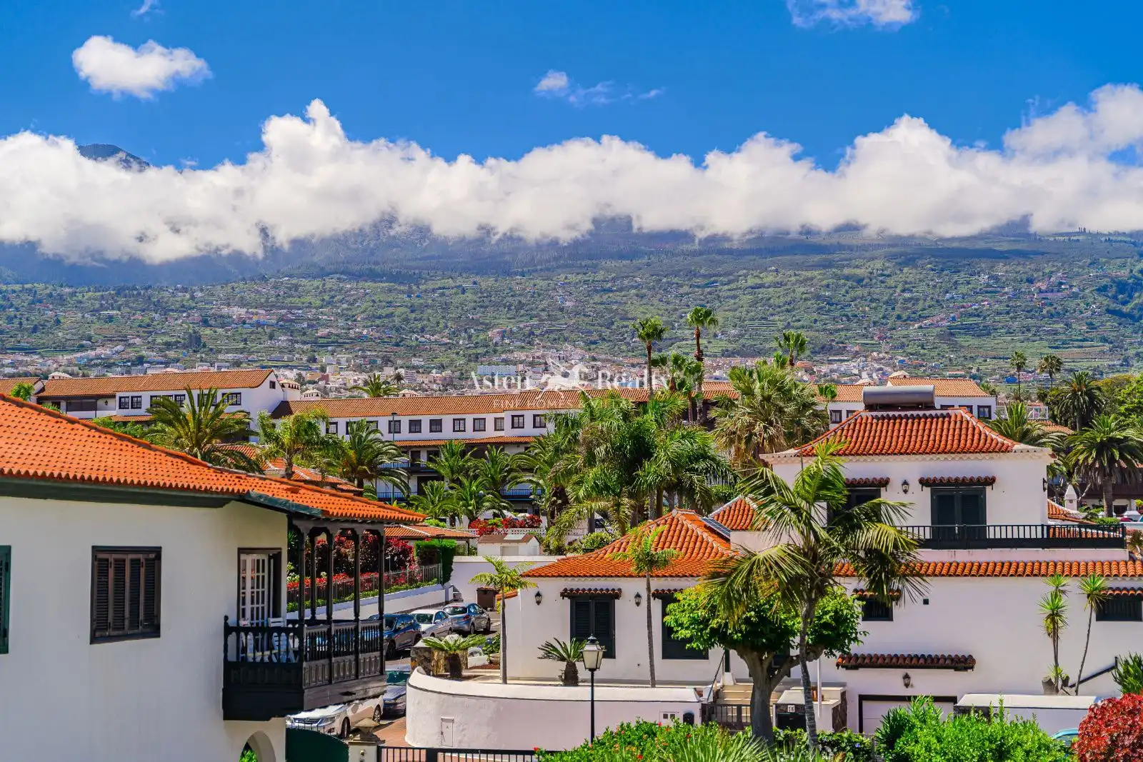Vista exterior de Casa o xalet en venda en Puerto de la Cruz amb Jardí privat, Terrassa i Traster