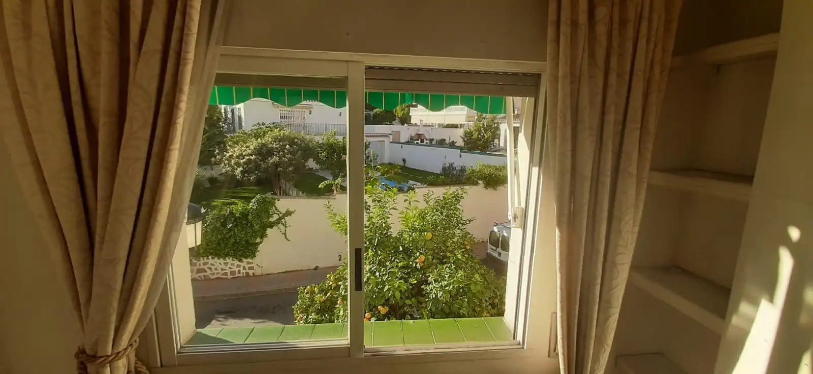 Vista exterior de Pis en venda en Marbella amb Terrassa