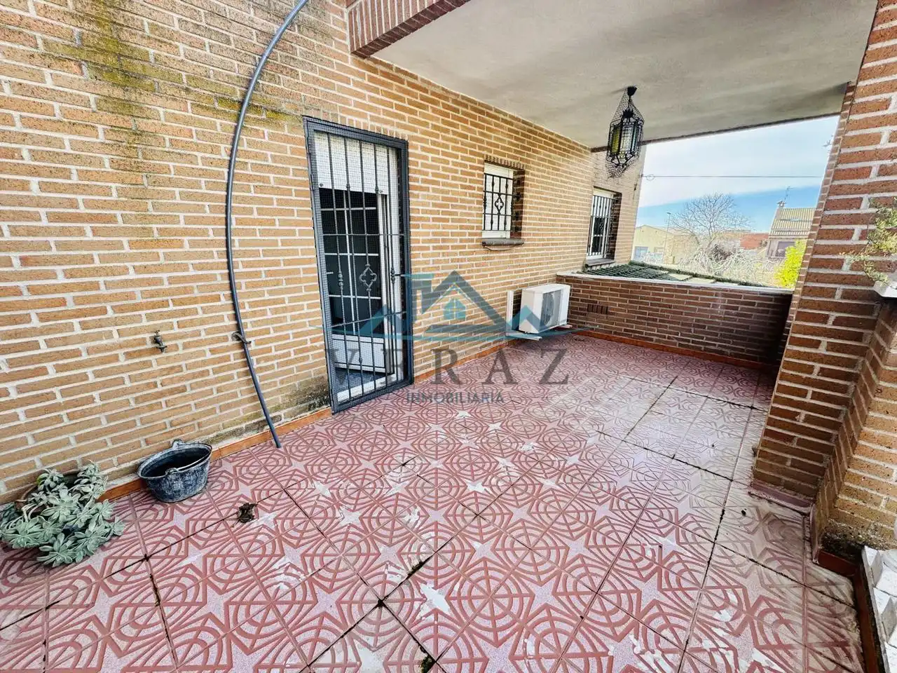 Vista exterior de Casa o xalet en venda en Talavera de la Reina amb Aire condicionat, Calefacció i Jardí privat