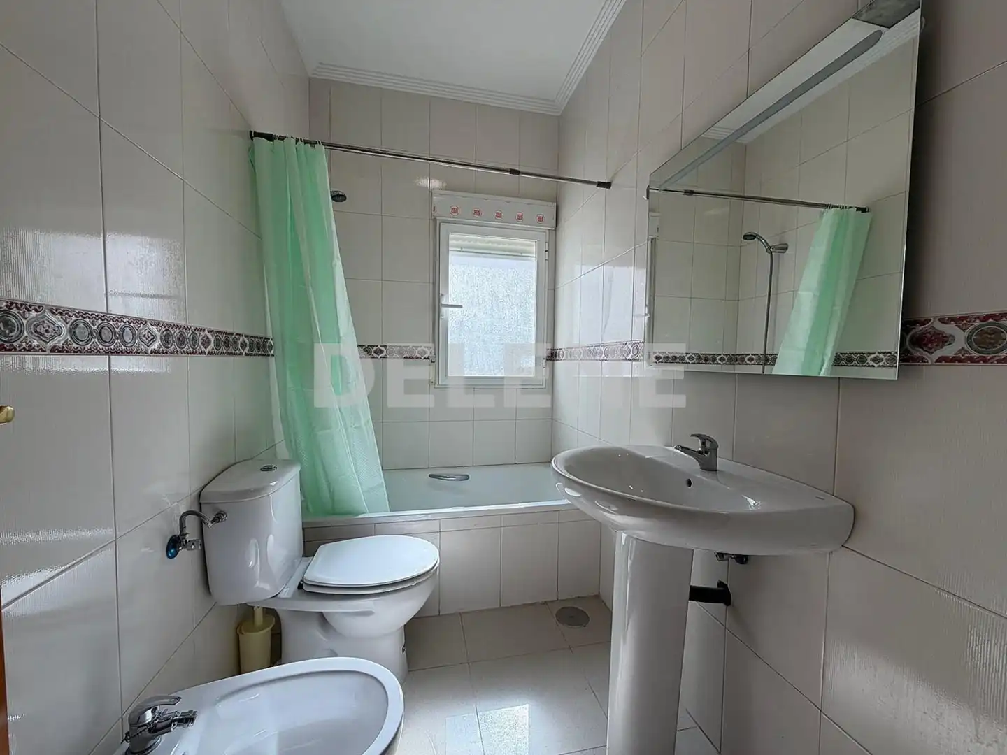 Baño de Ático en venta en Hellín con Terraza y Amueblado