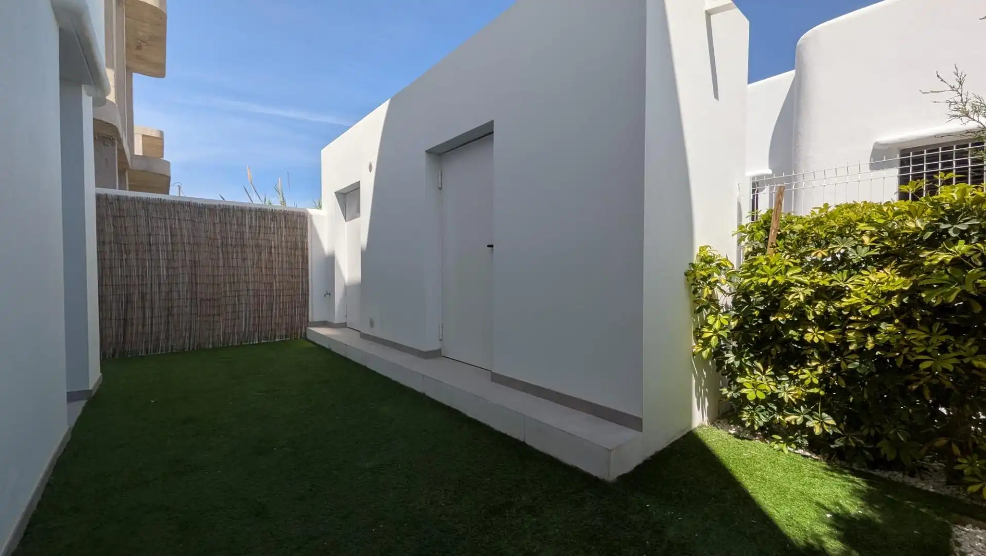 Exterior view of Houses for sale in L'Alfàs del Pi  with Air Conditioner, Heating and Terrace