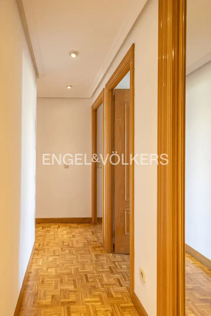 Flat for rent in Madrid  with Air Conditioner, Heating and Private garden