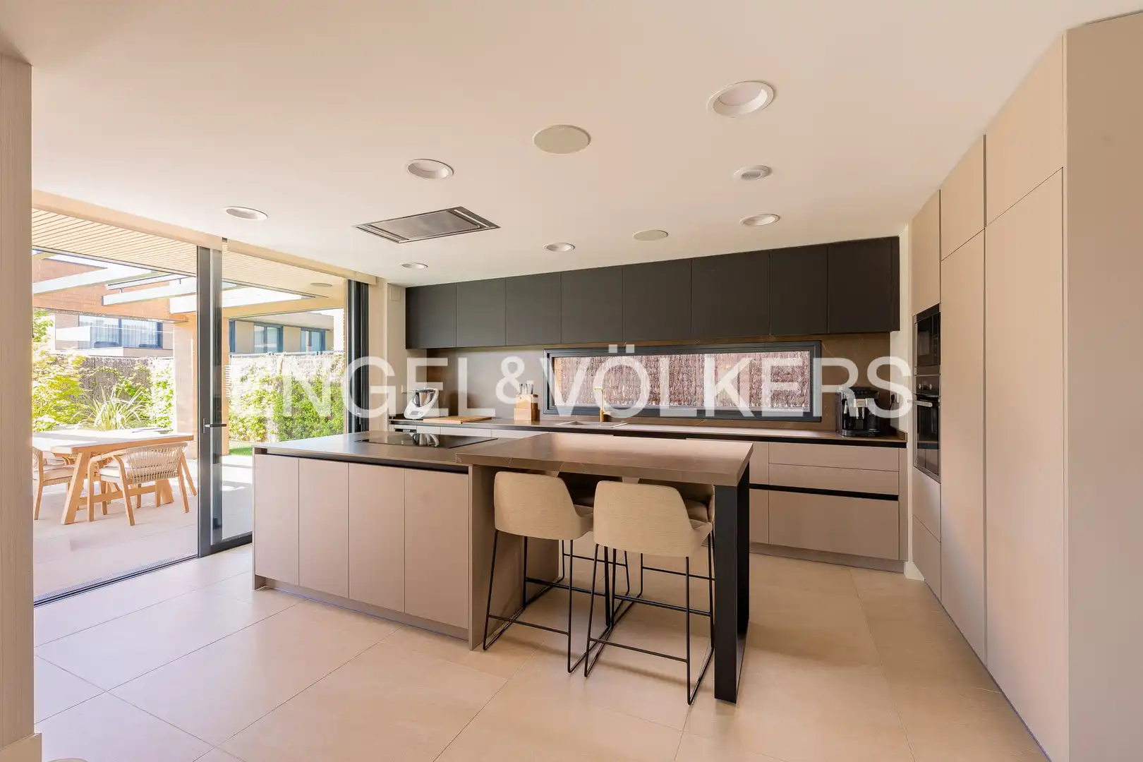Cocina de Casa o chalet en venta en Las Rozas de Madrid con Aire acondicionado, Calefacción y Jardín privado