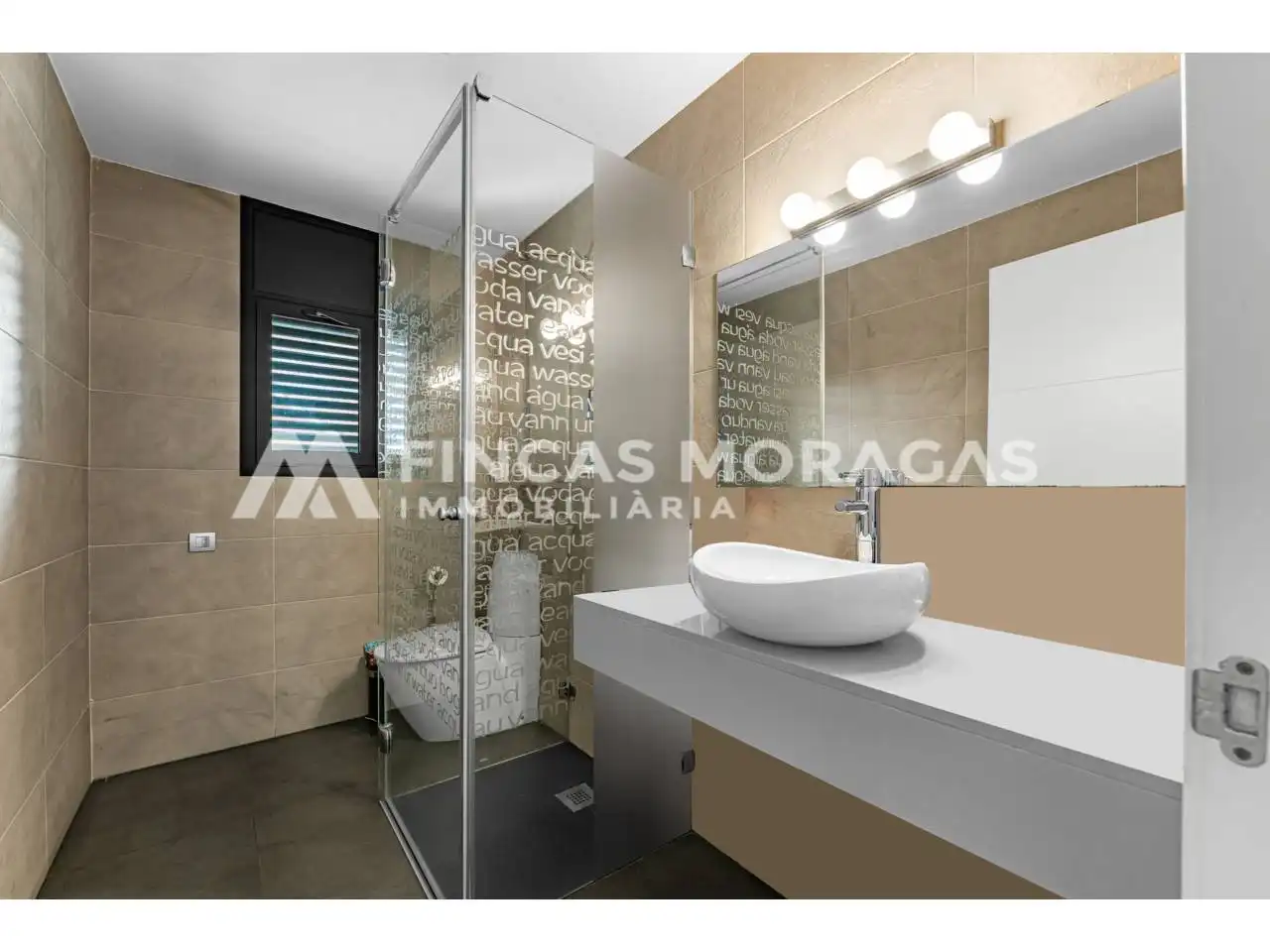 Bathroom of Houses for sale in Sant Cugat del Vallès  with Air Conditioner, Heating and Private garden