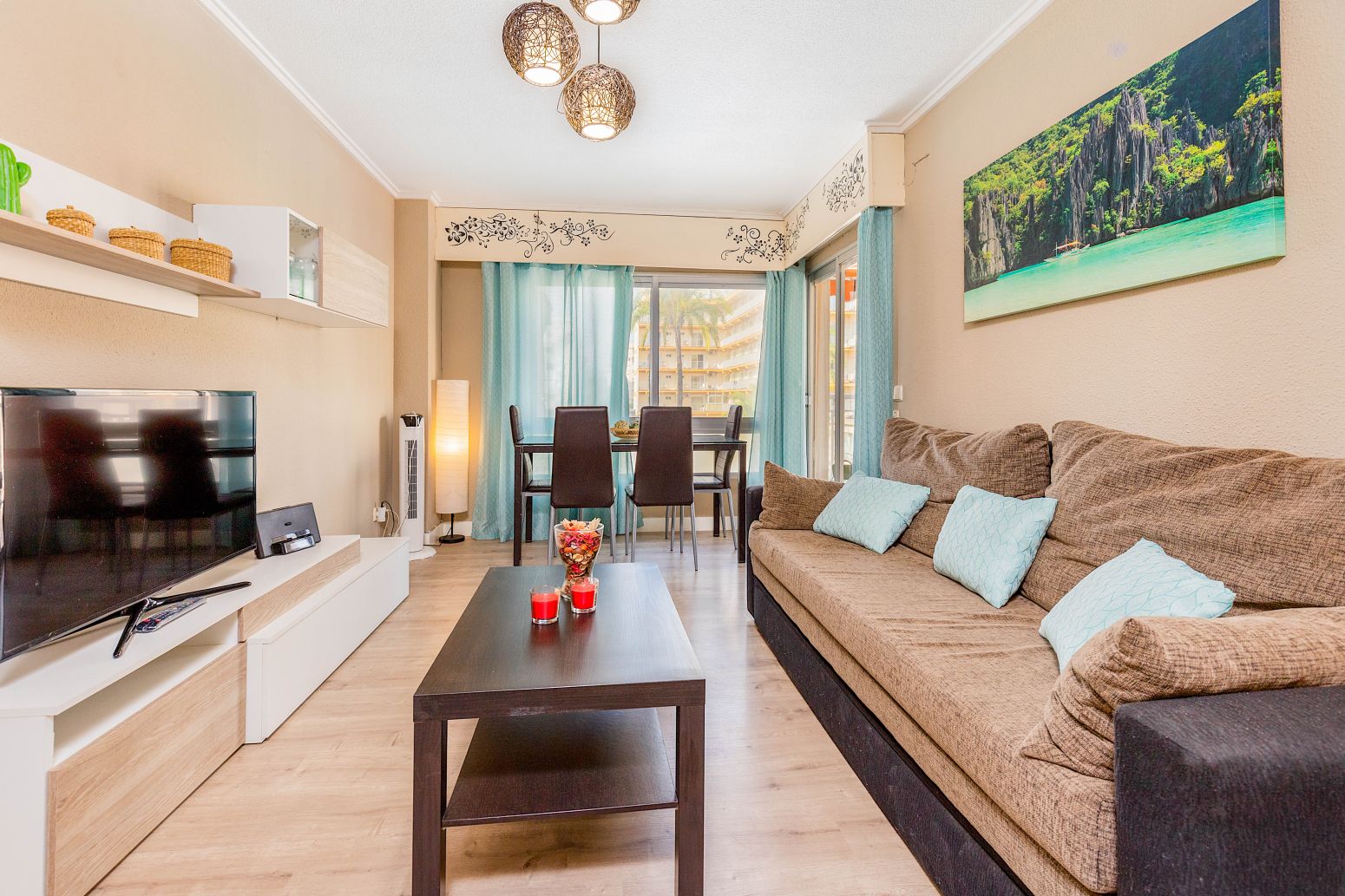 Living room of Flat for sale in Gandia  with Air Conditioner, Furnished and Balcony
