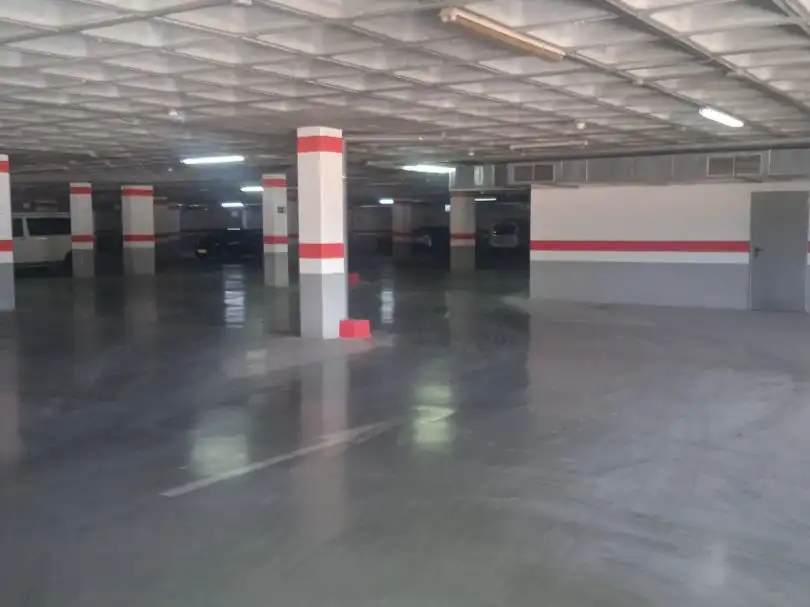 Parking de Garaje de alquiler en Granada con Alarma