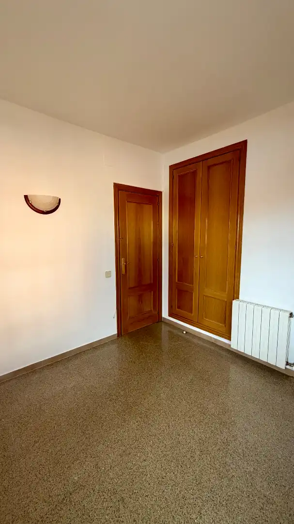 Wohnung zum Verkauf in Figueres mit Klimaanlage, Heizung und Möbliert