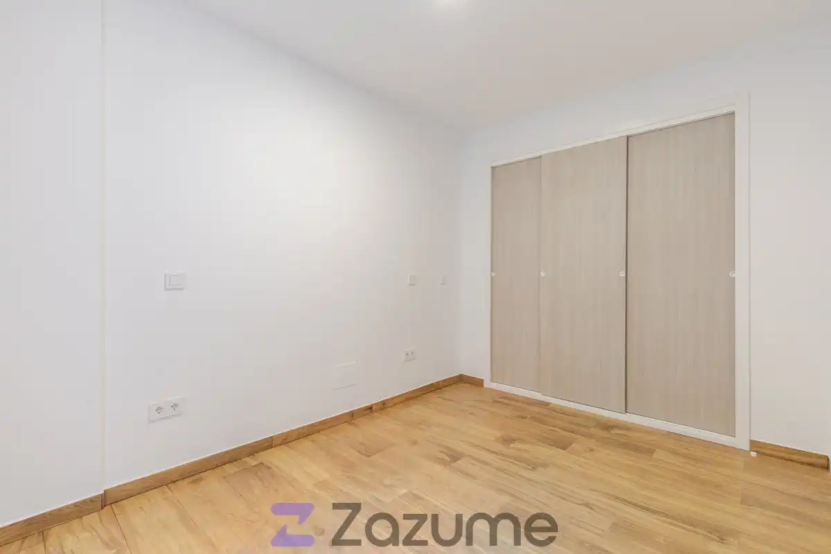 Bedroom of Flat for rent in Madrid  with Air Conditioner, Heating and Furnished