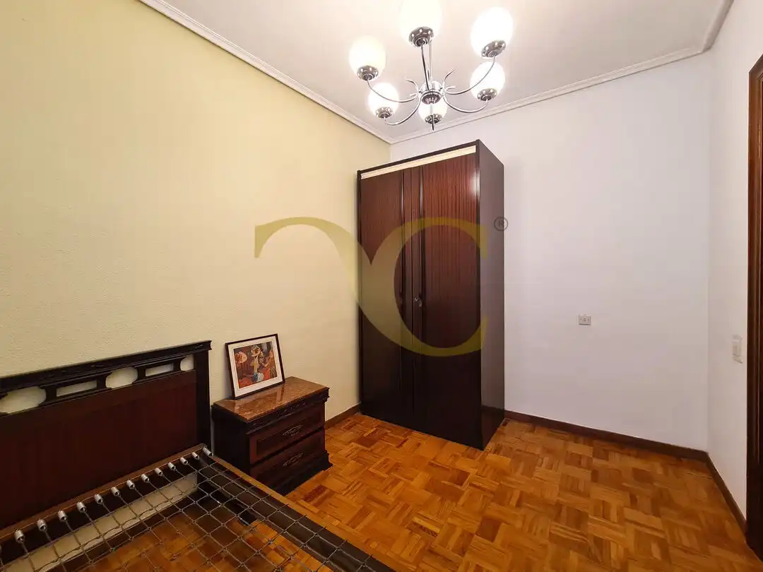 Habitación de Piso en venta en Oviedo  con Terraza