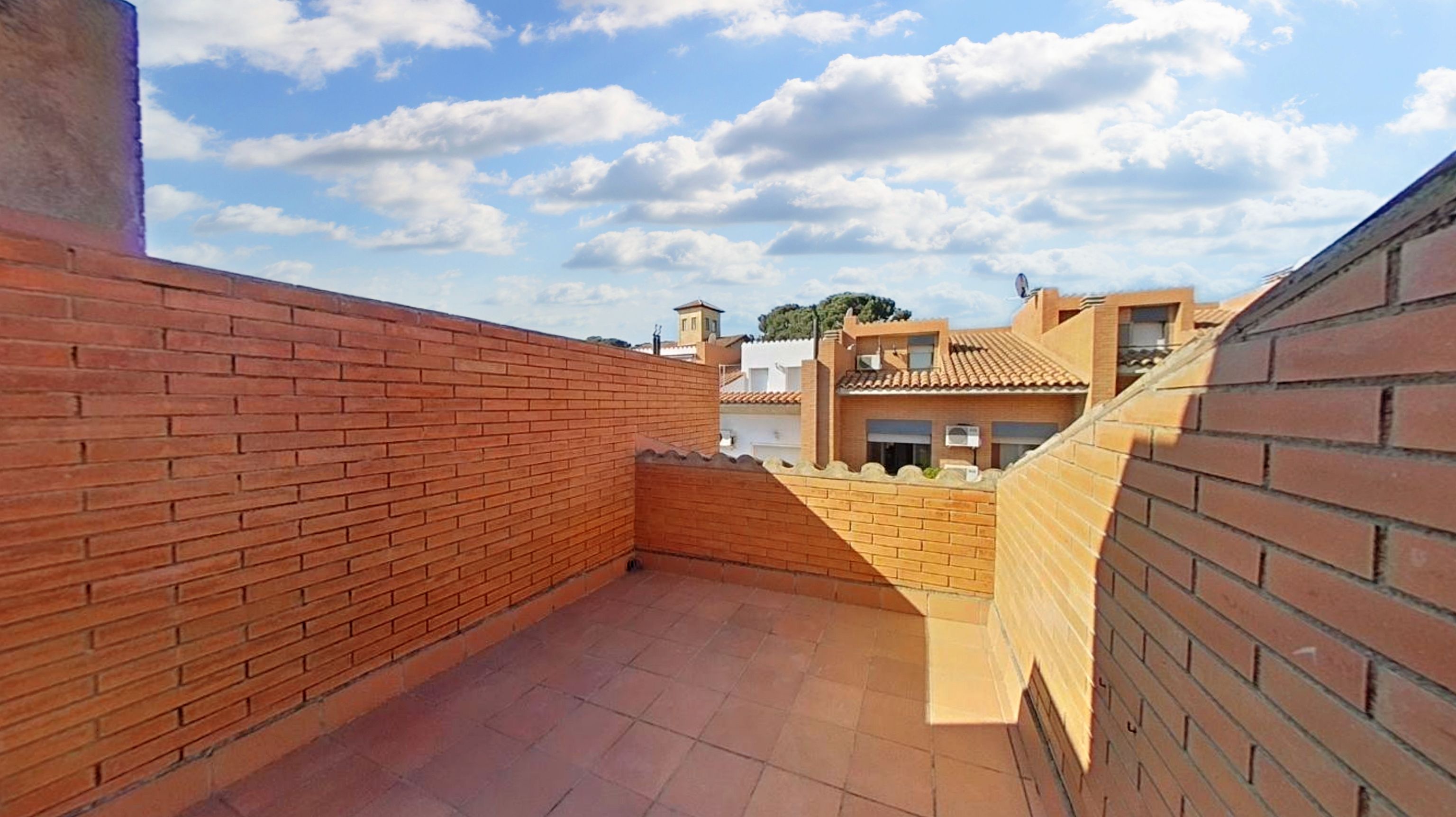 Terrace of Single-family semi-detached for sale in Badalona  with Heating