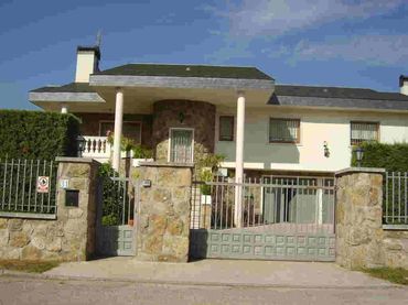 House with balcony for sale in Alpedrete