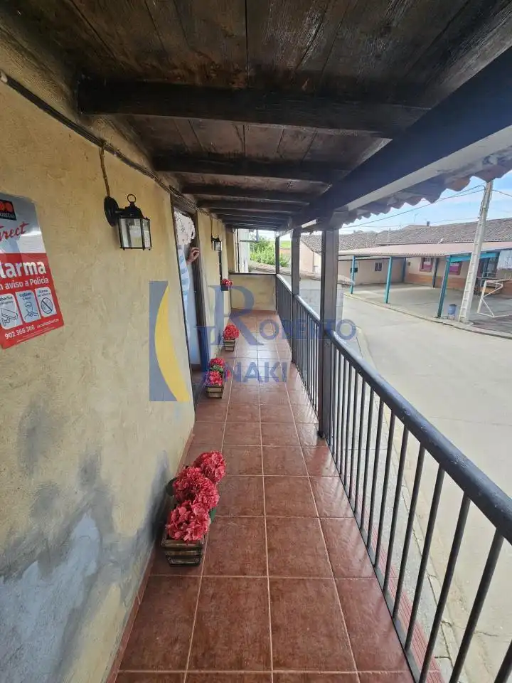 Vista exterior de Casa o chalet en venta en Cubillas de los Oteros con Calefacción, Jardín privado y Piscina