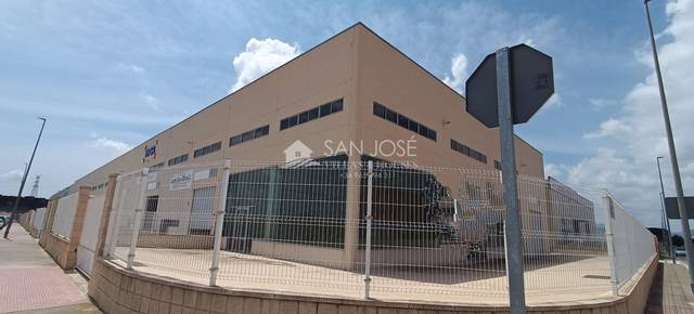 Nave industrial en Alquiler en Novelda