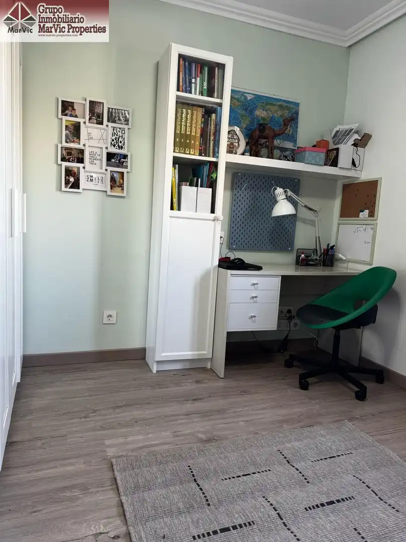 Schlafzimmer von Maisonette zum Verkauf in Benidorm mit Klimaanlage, Privatgarten und Möbliert