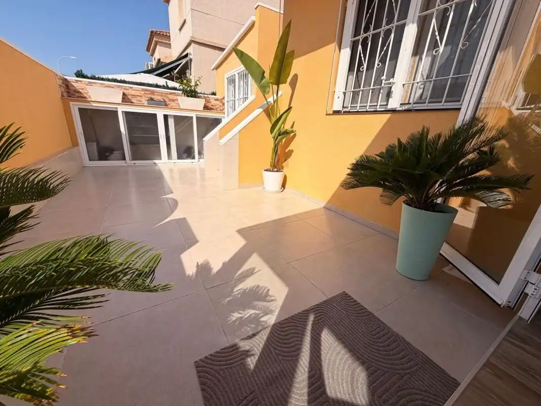 Casa a schiera con piscina in vendita a Los Balcones - Los Altos, imagen 3