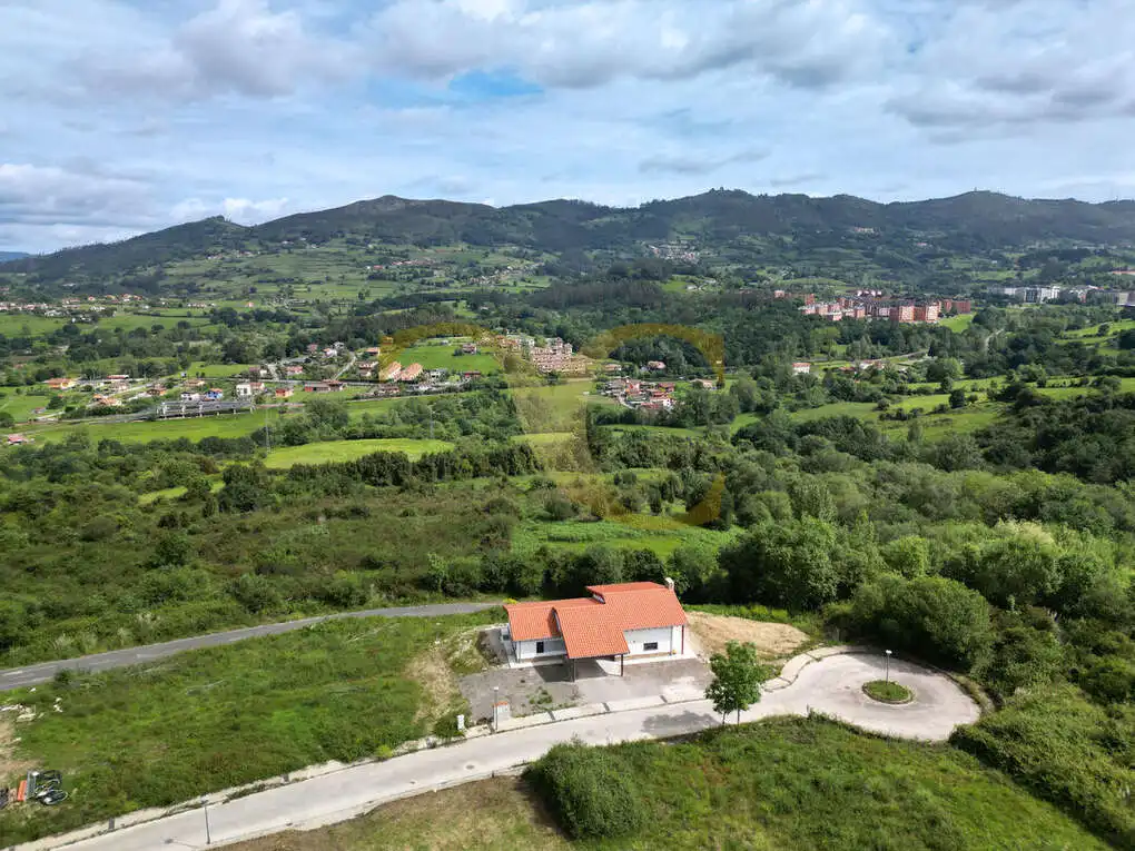 Houses for sale in Oviedo   with Air Conditioner, Heating and Private garden