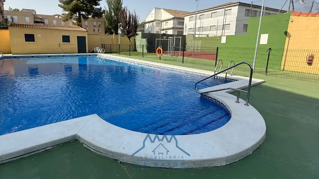 Piscina de Piso en venta en Ciudad Real con Aire acondicionado, Calefacción y Trastero