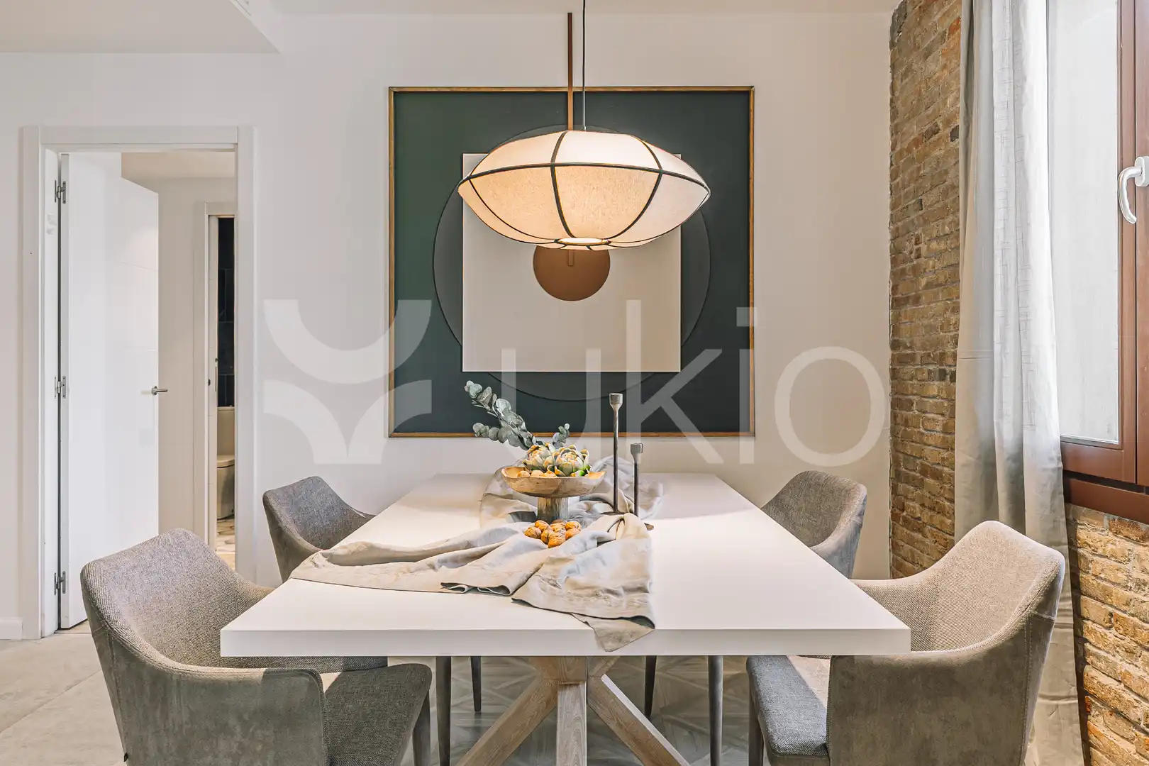 Comedor de Apartamento de alquiler en Barcelona con Aire acondicionado, Calefacción y Amueblado