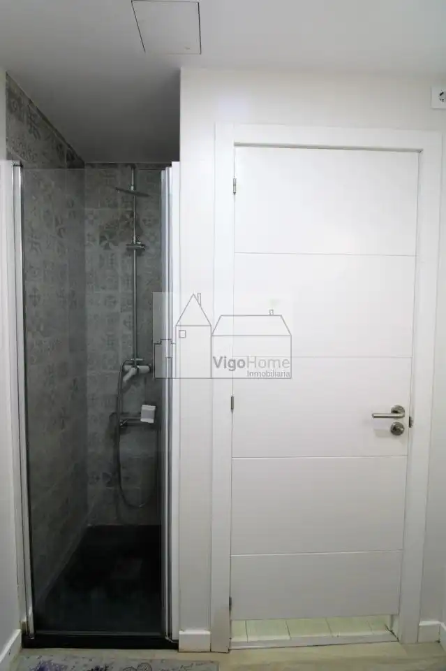 Badezimmer von Wohnung zur Miete in Vigo  mit Heizung, Terrasse und Möbliert