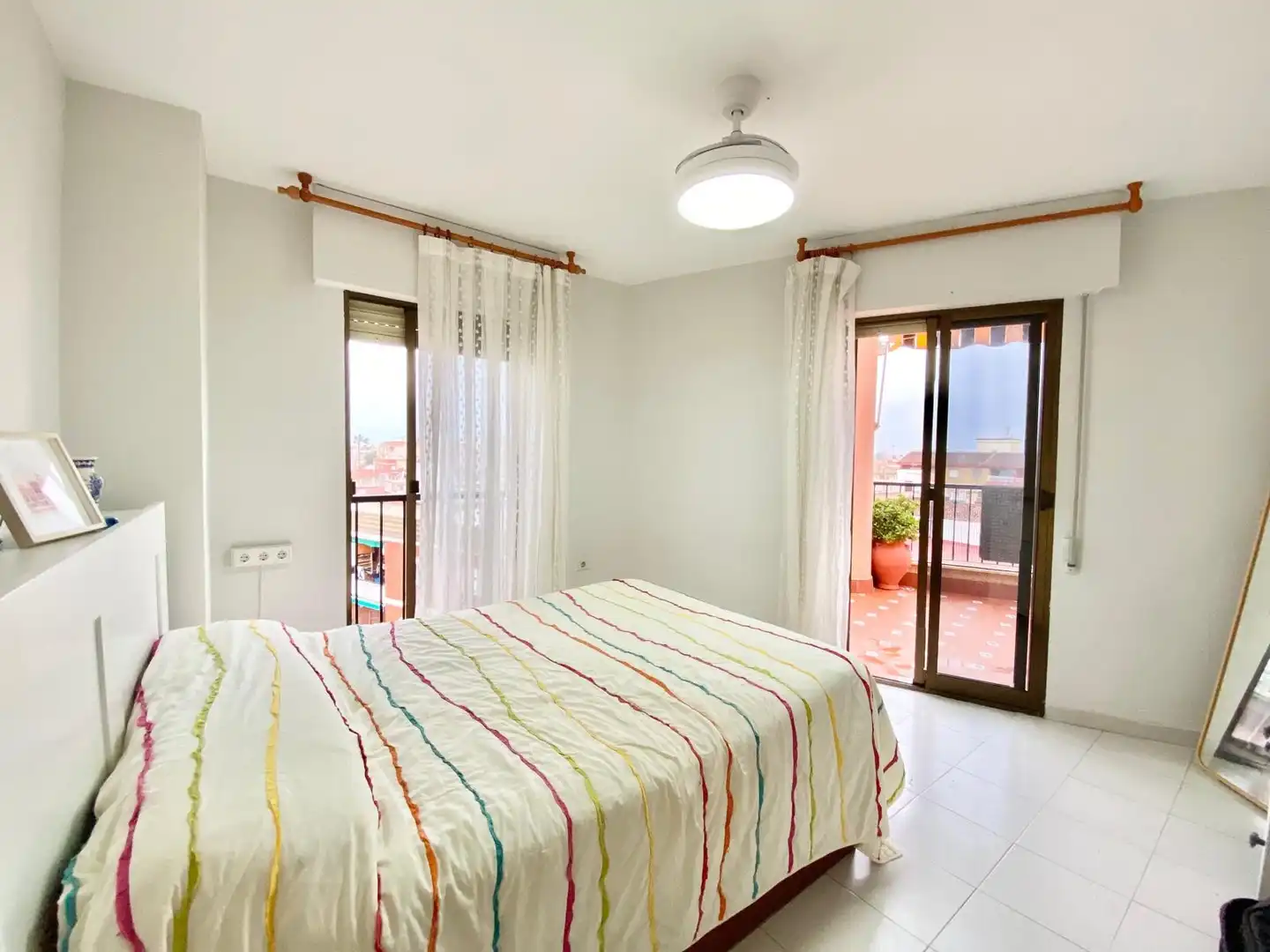 Dormitori de Apartament de lloguer en San Pedro del Pinatar amb Aire condicionat, Calefacció i Terrassa