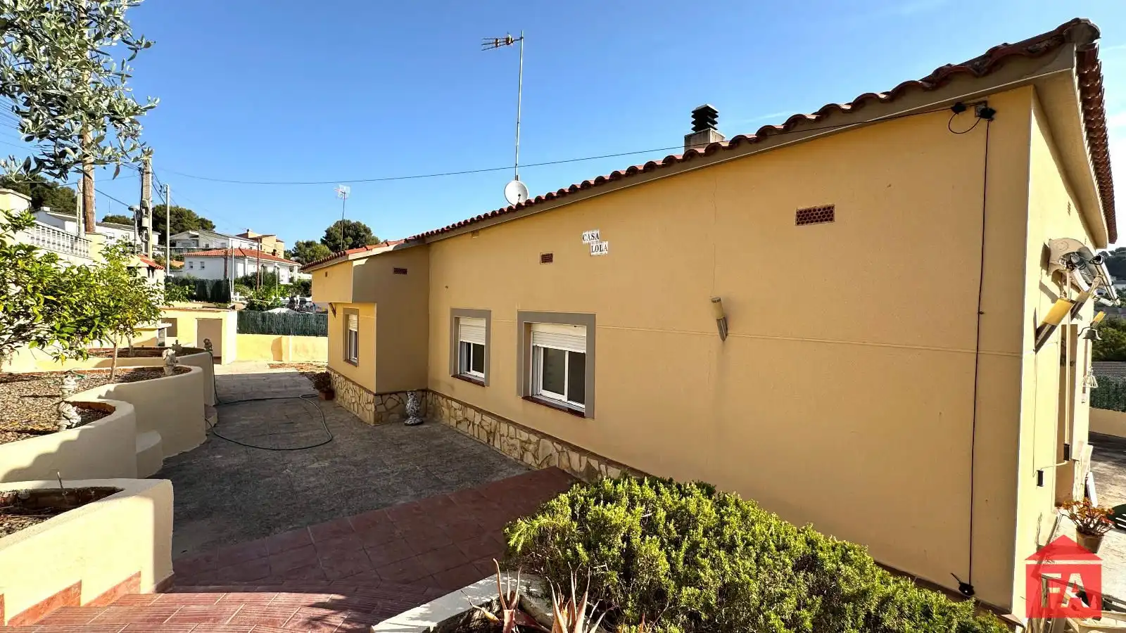 Vista exterior de Casa o xalet en venda en Bellvei amb Traster i Alarma