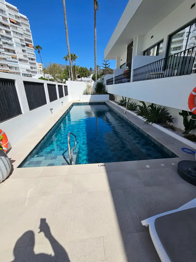 Schwimmbecken von Geschaftsraum zur Miete in Benalmádena mit Klimaanlage, Terrasse und Möbliert