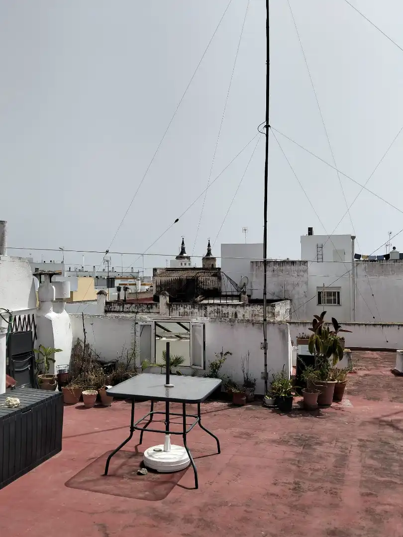 Vista exterior de Casa adosada en venda en San Fernando amb Aire condicionat, Terrassa i Balcó