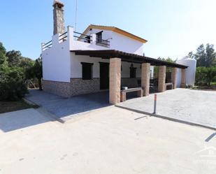 Vista exterior de Casa o xalet de lloguer en Guaro amb Aire condicionat, Jardí privat i Terrassa