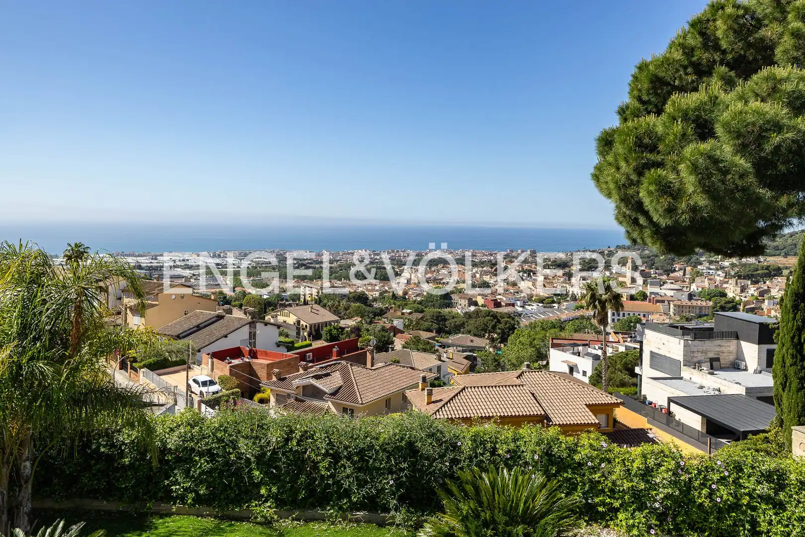 Vista exterior de Casa o xalet en venda en Vilassar de Dalt amb Aire condicionat, Calefacció i Jardí privat