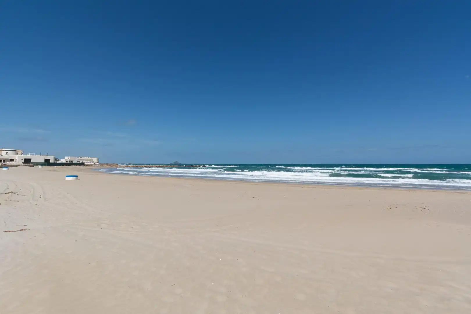 Vista exterior de Casa o xalet en venda en La Manga del Mar Menor amb Jardí privat, Terrassa i Traster