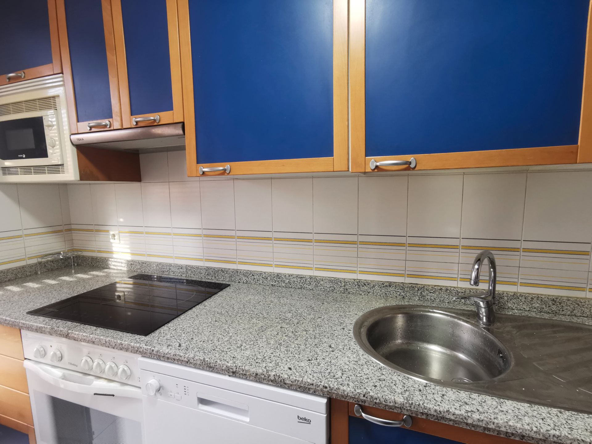 Cuina de Pis en venda en Salamanca Capital amb Calefacció, Parquet i Forn