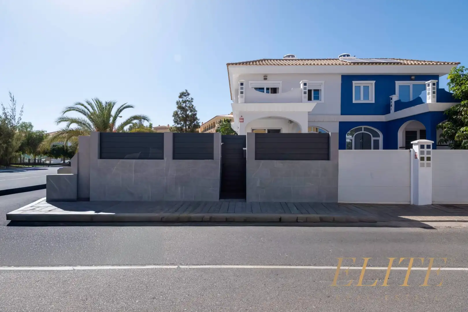 Vista exterior de Casa adosada en venta en San Bartolomé de Tirajana con Aire acondicionado, Jardín privado y Terraza