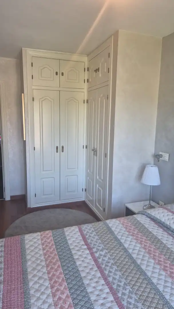 Schlafzimmer von Dachboden zum Verkauf in Molina de Segura mit Klimaanlage, Privatgarten und Parkett