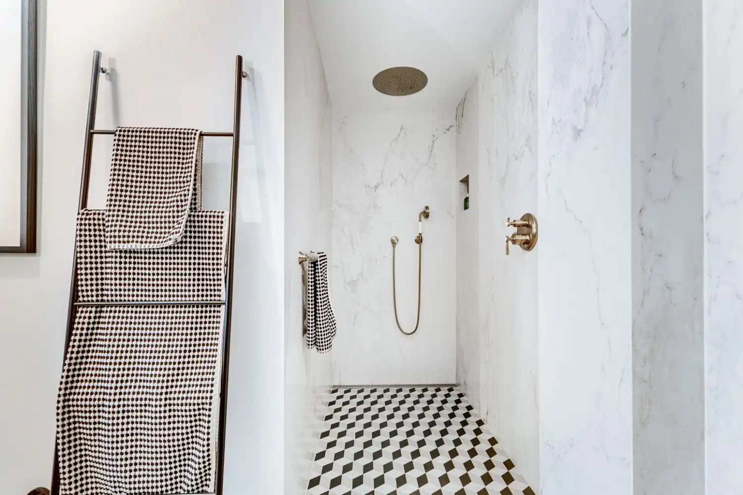 Bathroom of Flat for sale in  Palma de Mallorca  with Air Conditioner, Private garden and Parquet flooring