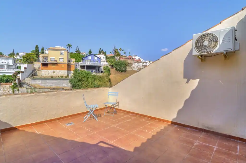 Terrassa de Casa o xalet en venda en Fuengirola amb Aire condicionat, Jardí privat i Terrassa
