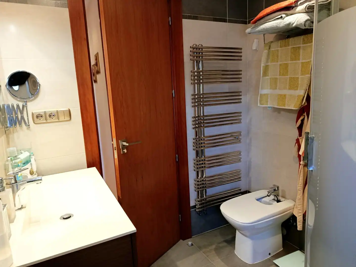 Badezimmer von Wohnungen zum Verkauf in Alicante / Alacant mit Klimaanlage, Heizung und Alarm