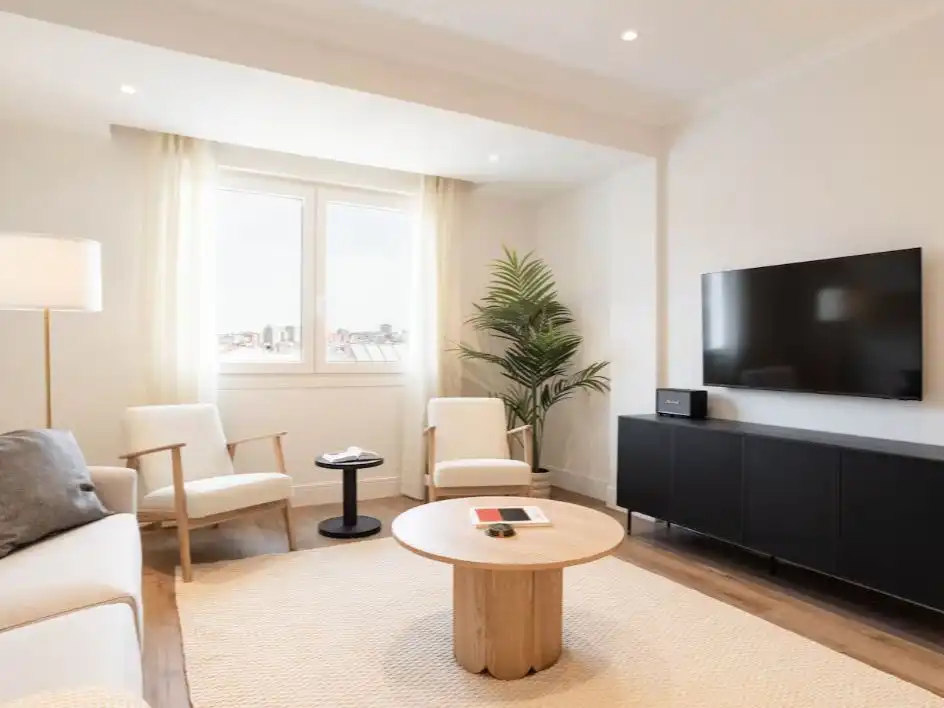 Piso con ascensor en venta en Carrer Caterina Albert 3, imagen 2