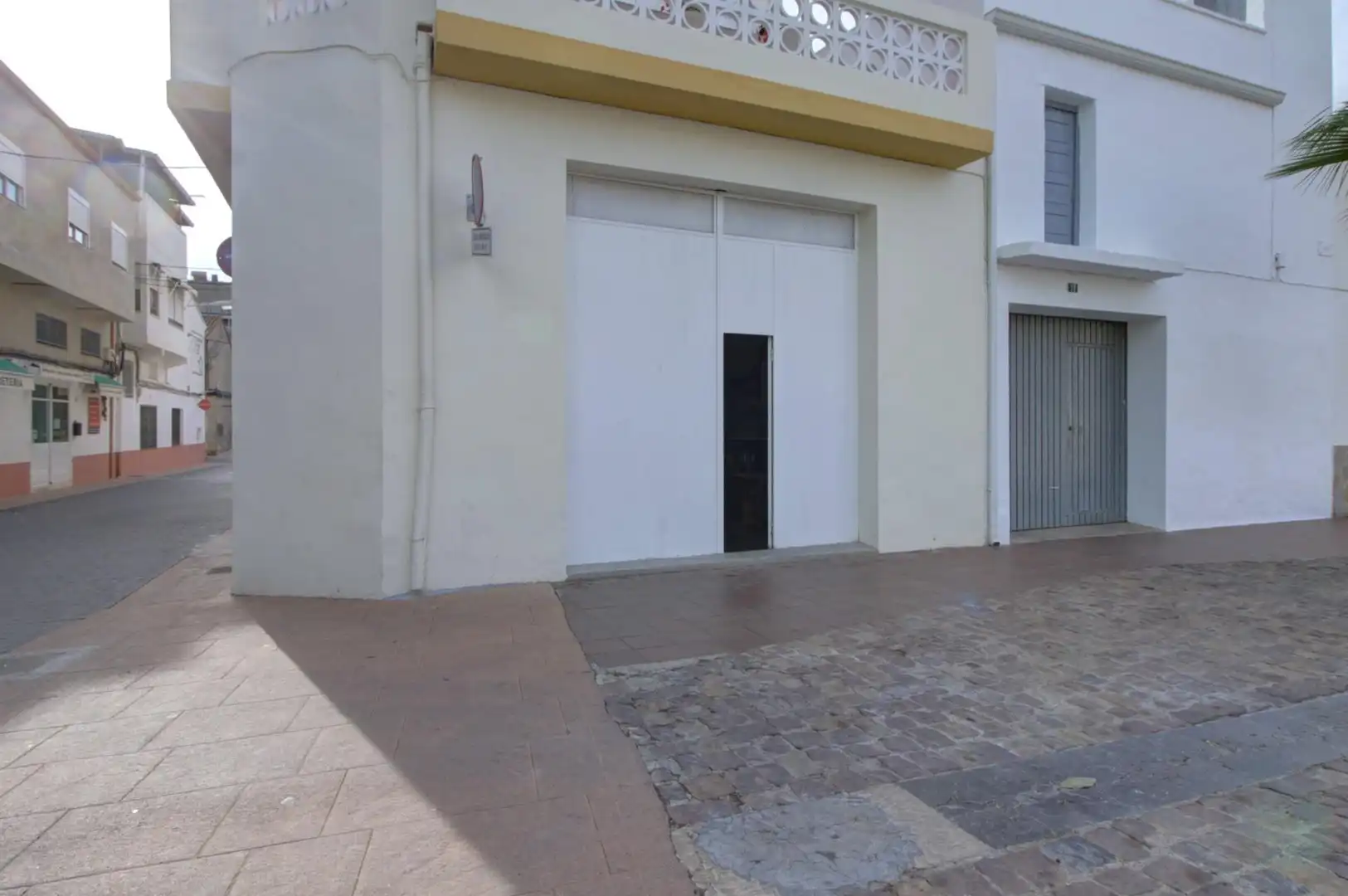 Vista exterior de Local de alquiler en Almenara