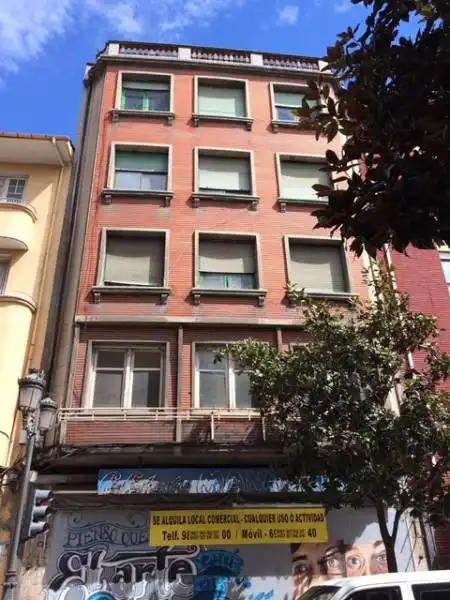Vista exterior de Edifici en venda en Ponferrada