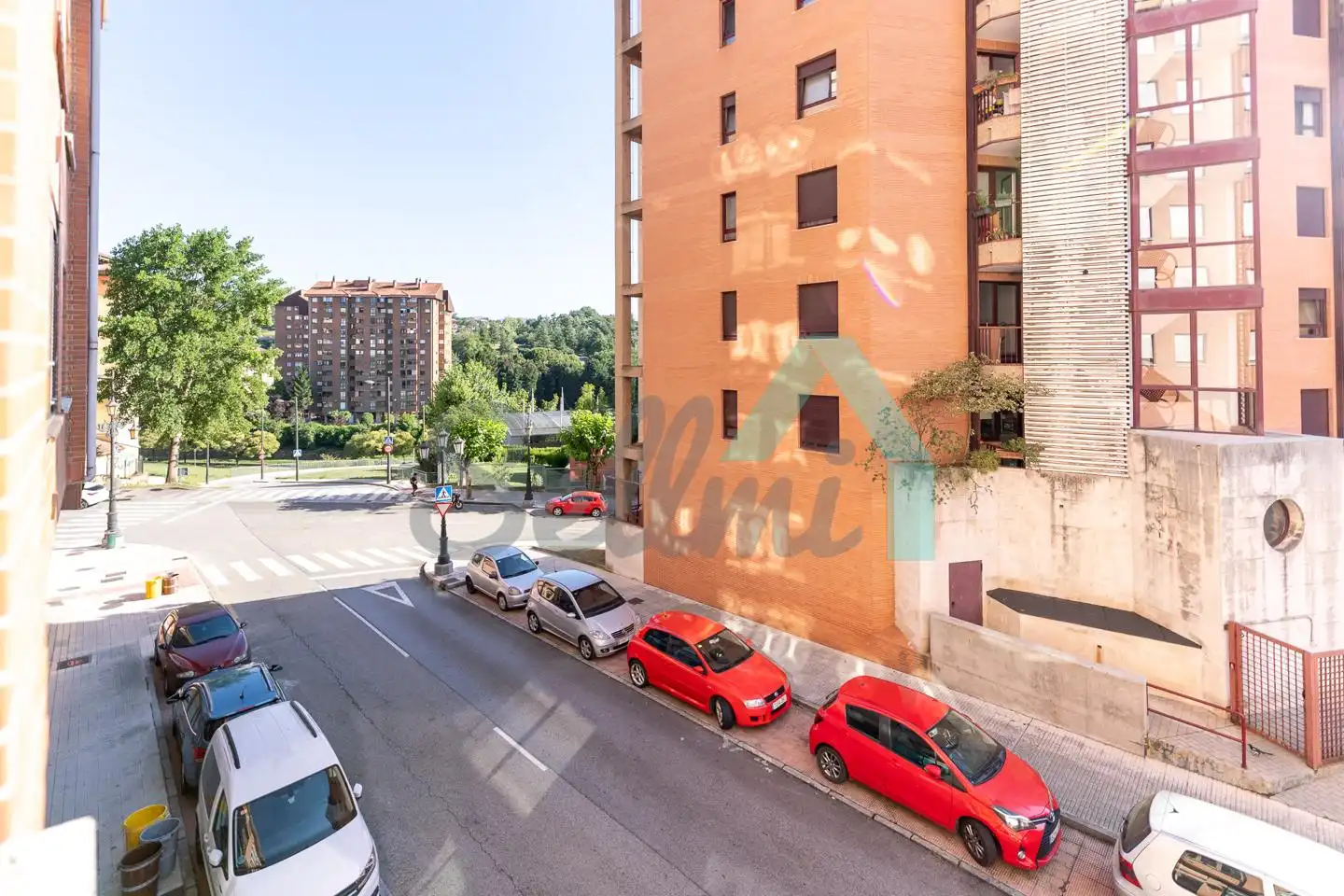 Vista exterior de Pis de lloguer en Oviedo  amb Calefacció, Terrassa i Moblat