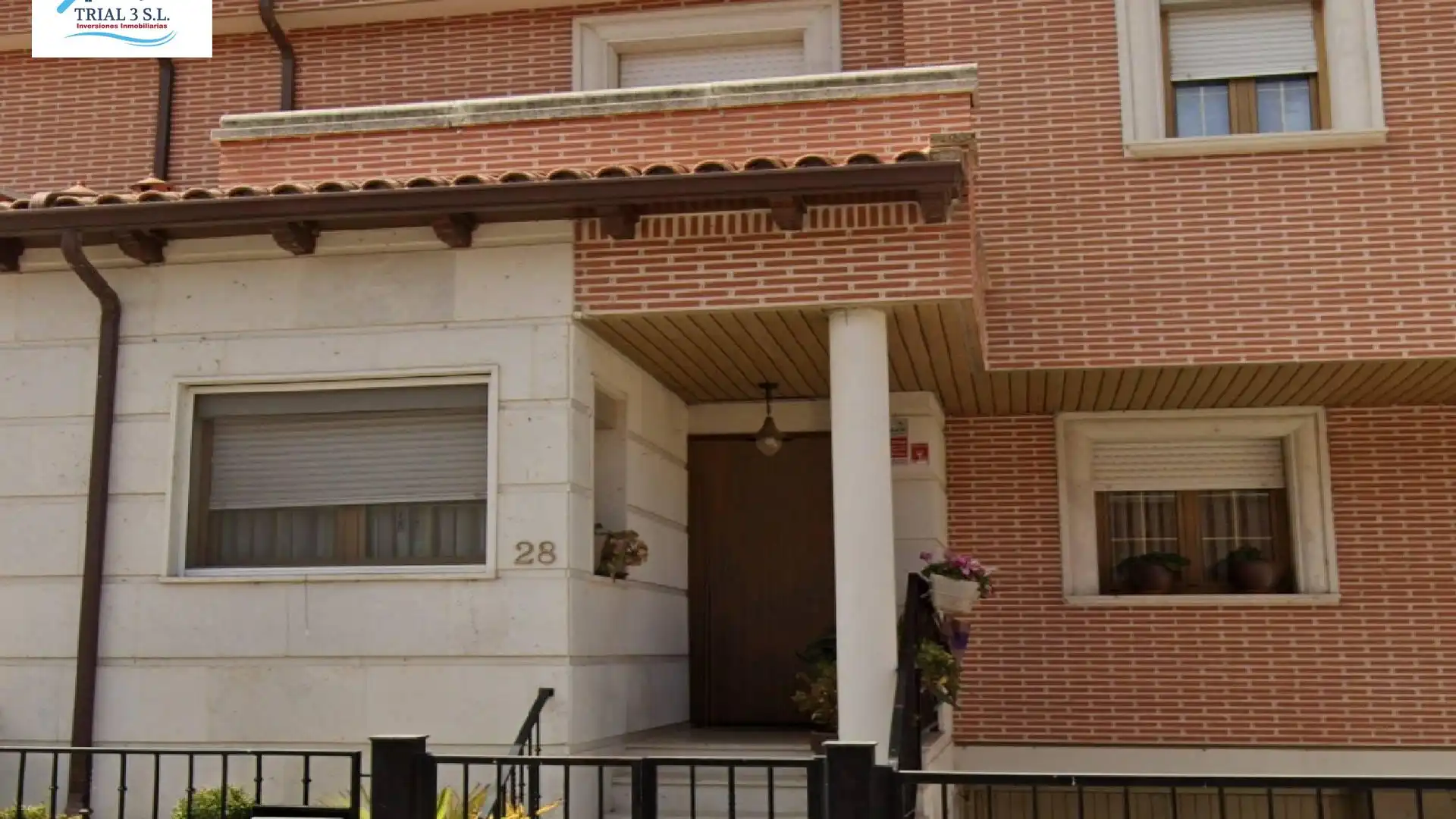 Vista exterior de Casa o chalet en venta en Laguna de Duero