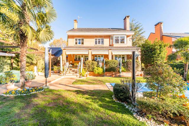 Casa adosada en Venta en Los Ángeles - Jarandilla